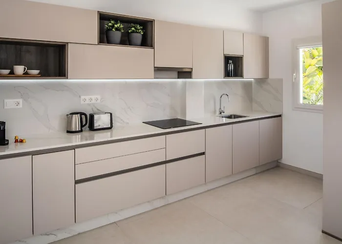 Villa Sunrise By Buenavilla